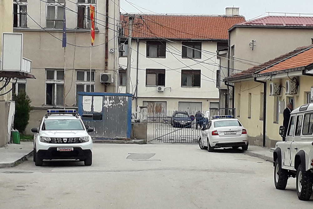 Полицијата растури собир во барака на месната заедница Железничка станица