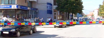 Реконструкција на вооружена престрелка го блокираше градот