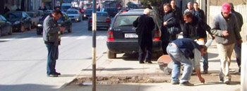 Се крпат дупките по улиците