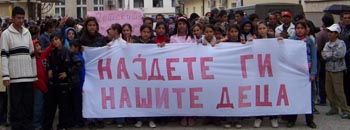 Ромите на протести ги бараат исчезнатите деца