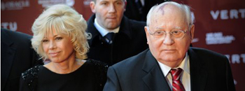 Холивудски ѕвезди на 80 -ти роденден кај Горбачов