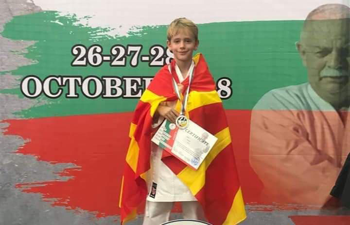 Пет медали освоија каратистите на Shotokan Karate Klub Ronin Dojo во Бугарија