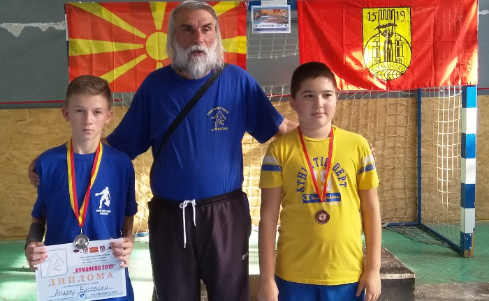 Сребрен и бронзен медал за кумановските пингпонгари