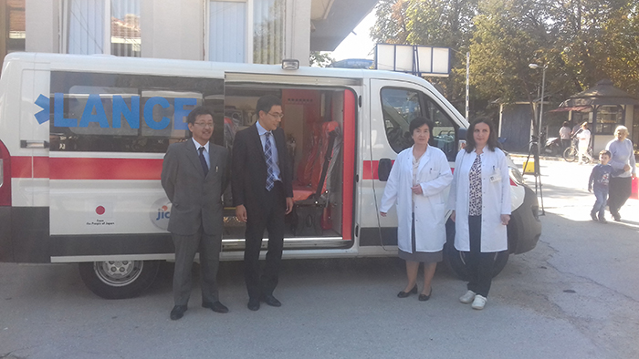 Кумановската болница доби санитетско возило од јапонска агенција