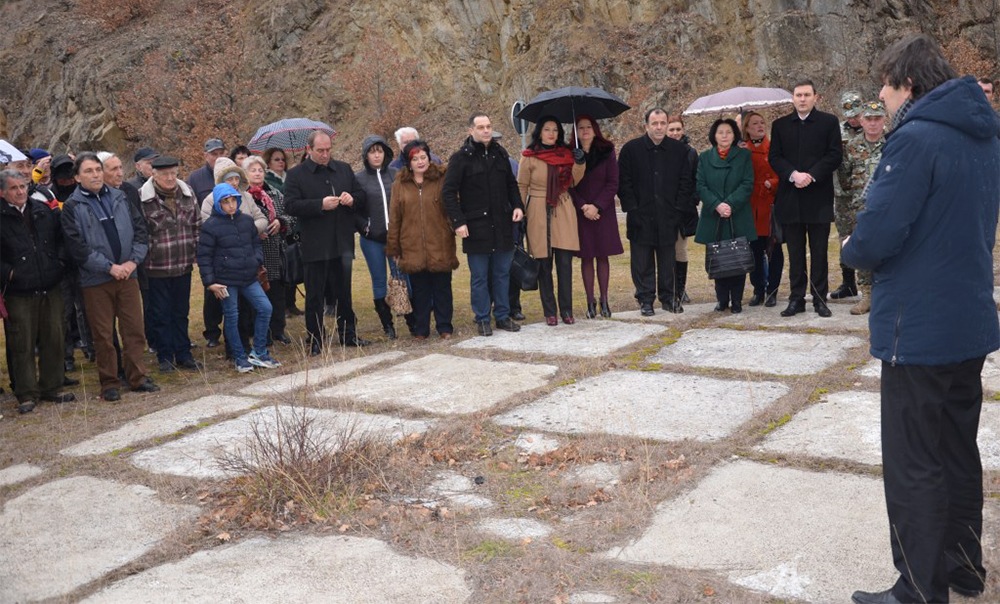 Одбележани 74 години од битката на Пелинце