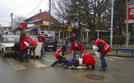 Полицијата проверуваше колку возачите знаат да укажат прва помош