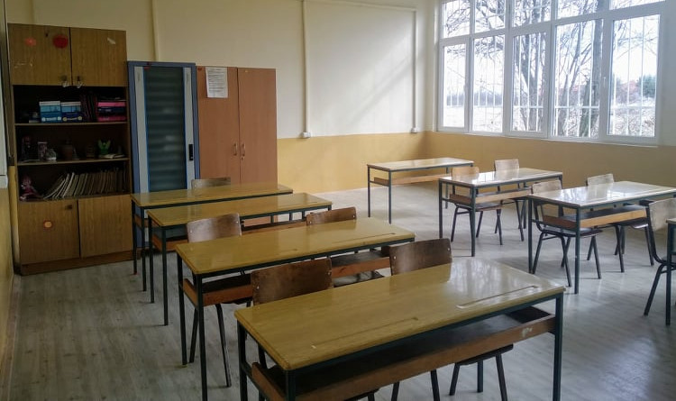 Членови на СДСМ помогнаа да се реновира училница во Љубодраг