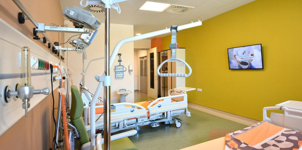 За пациентите со лесна клиничка слика, лекувањето во приватна болница чини во просек околу 6.000 евра
