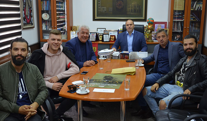 „Јовка кумановка“ подарок од „Екстра меин“ за 500 години Куманово